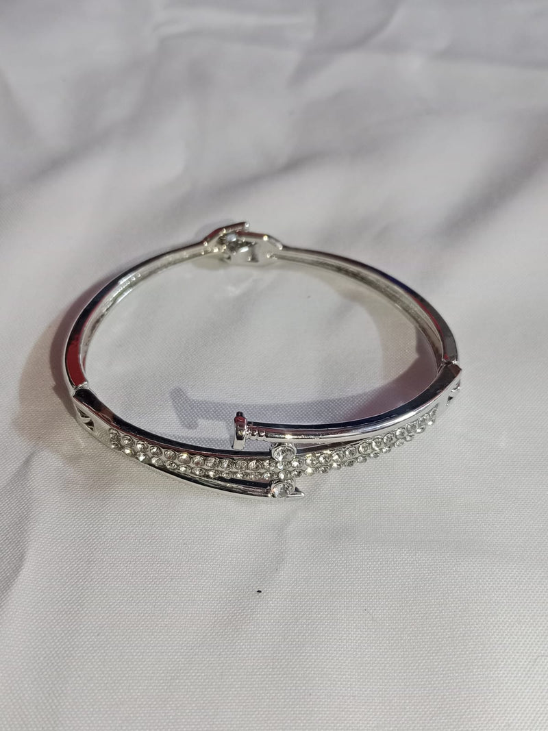 Glacier Strike Breslate